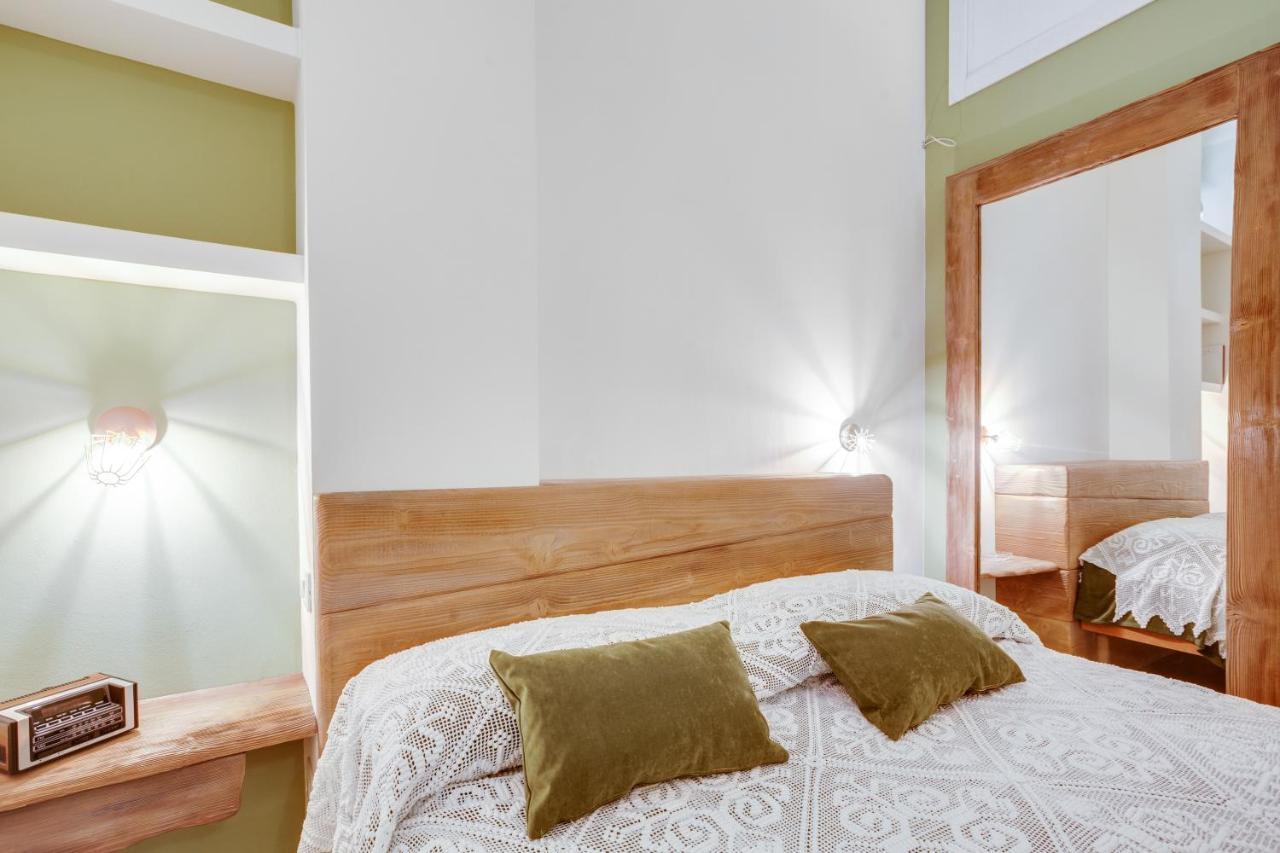 Madame Bari' Suite Apt In The Heart Of Bari Exterior photo